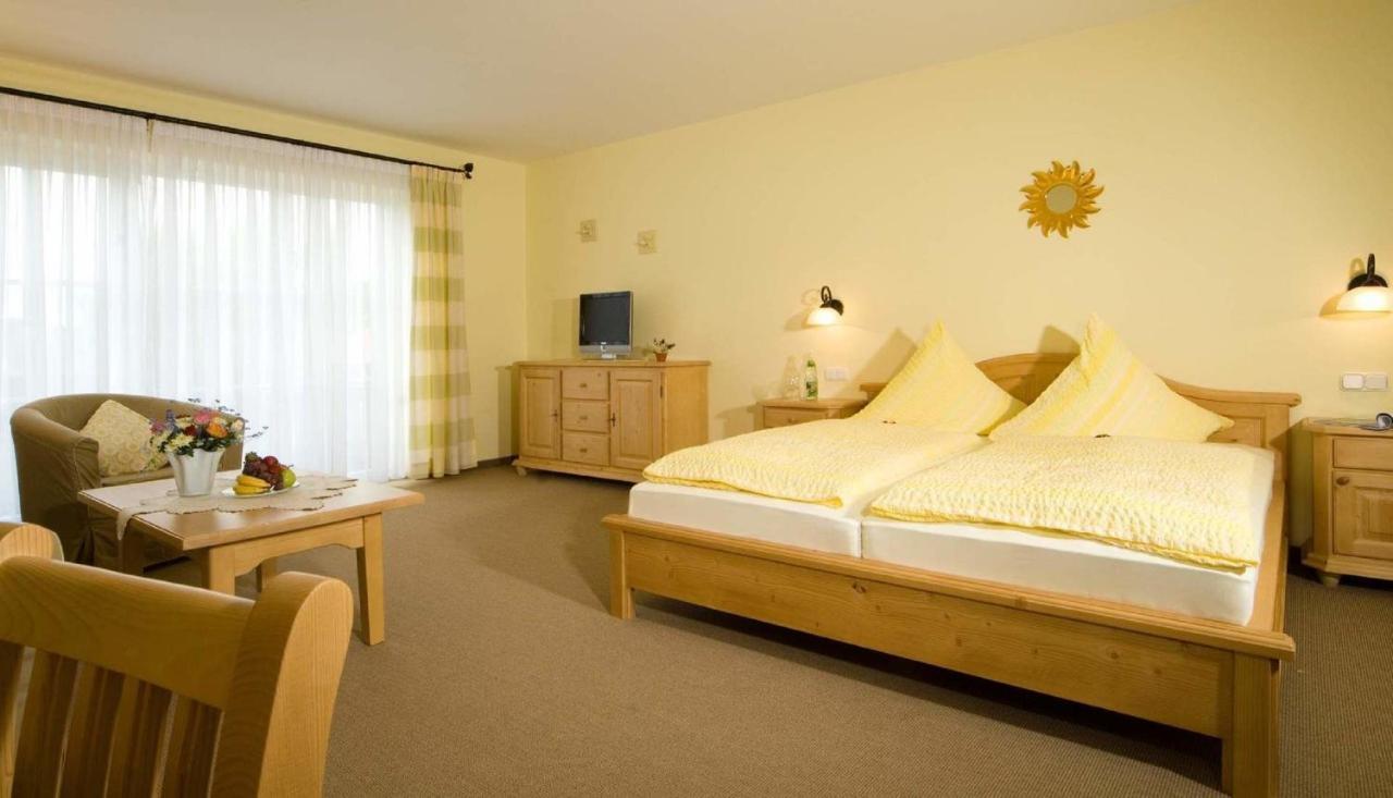 Pension Landhaus Hochfeld 茨维泽尔 外观 照片